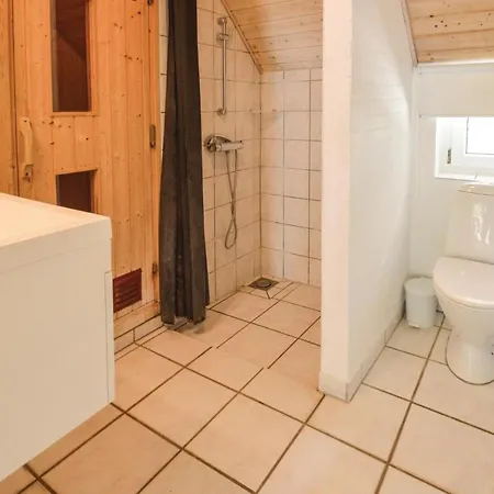 Stunning In Vaeggerlose With Sauna Feriehus Bøtø By