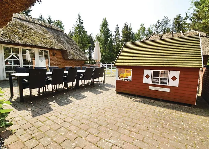 Prázdninový dům Stunning In Vaeggerlose With Sauna